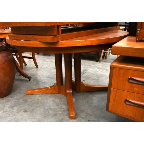 3285 - Teak Extending Dining Table with 2 Additional Leaves