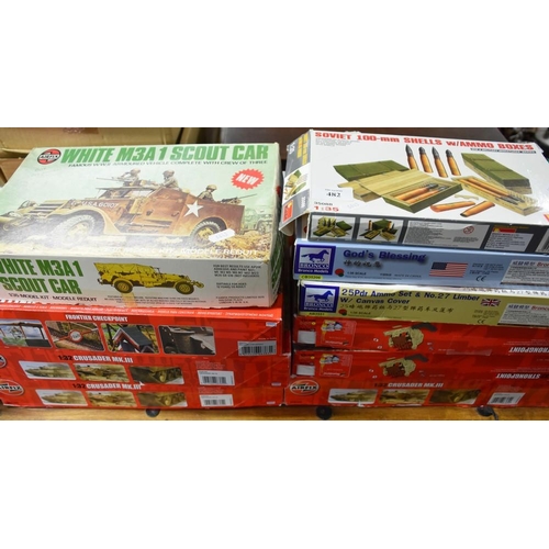 482 - 10 Boxed Model Kits