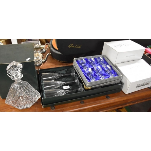 580 - Crystal Decanter & Assorted Crystal Glasses