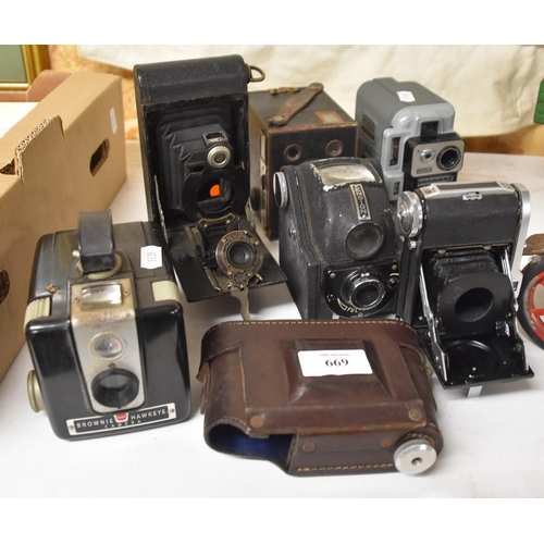 669 - Assorted Camera's