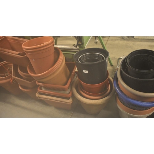 97 - Large Quantity of Plastic Plant Pots