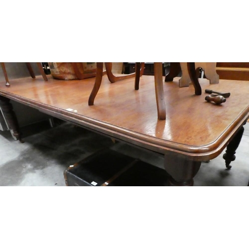 3075 - Victorian Wind Out Dining Table with 2 Additional Leaves and Winding Handle