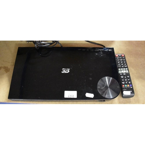 1232 - Samsung Blue Ray Player With Remote