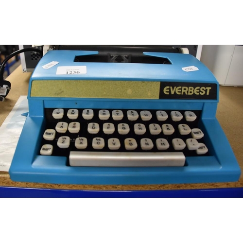 1236 - Everbest Vintage Typewriter