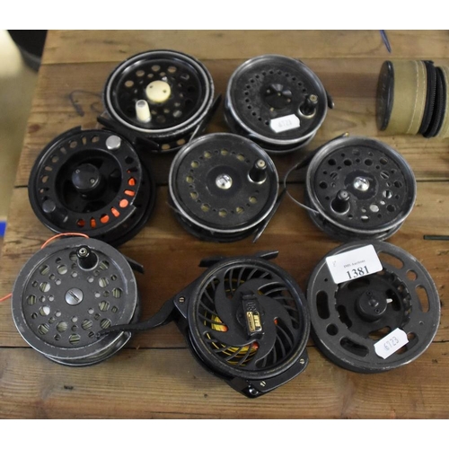 1381 - 8 Vintage Fly Reels