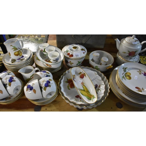 1464 - Large Quantity Of Royal Worcester Evesham Oven to Tableware