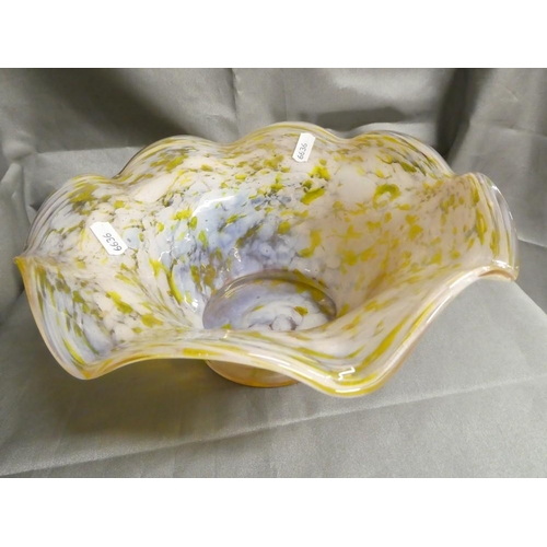 2176 - Art Glass Bowl.