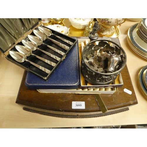 3095 - Assorted Silverplated Cutlery.