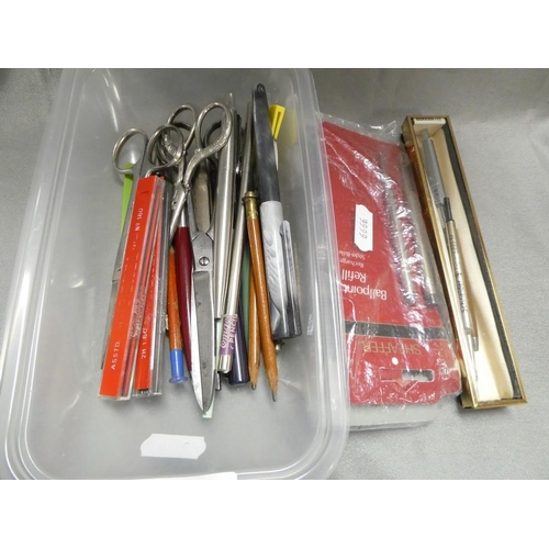 3341 - Box - Ballpoint Pens, Refills etc.