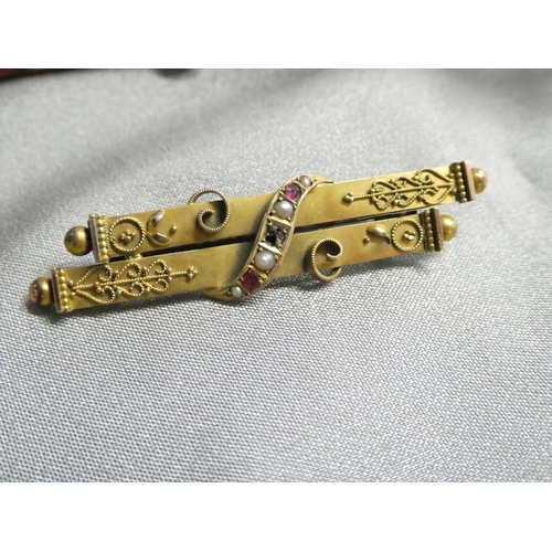 3464 - Late Victorian 9ct Gold Bar Brooch, approx 3.3g