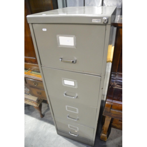 4081 - Vintage Metal 4 Drawer Filing Cabinet