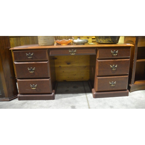 4099 - Mahogany Dressing Table