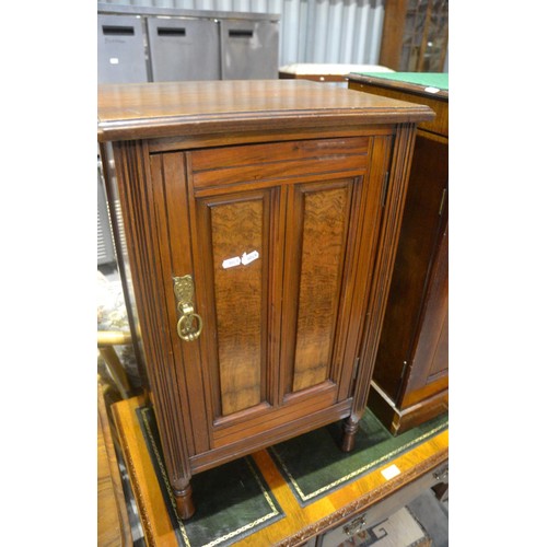 4159 - Victorian Mahogany & Walnut Compactum, Matching Dressing Table & Bedside.