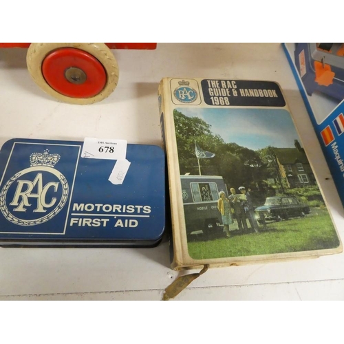 678 - RAC Motorists First Aid Kit and Handbook.