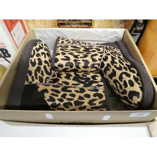 685 - Pair of Boxed Ladies Leopard Print Uggs, Size UK 6.5