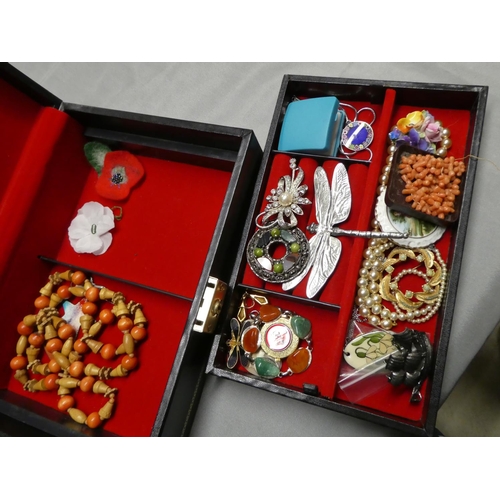 2580 - Box of Costume Jewellery