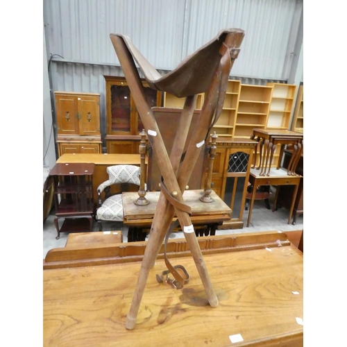 3096 - Vintage Leather & Hardwood Tripod Travelling Stool