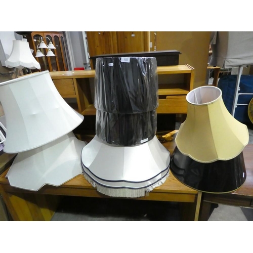 3109 - 7 Assorted Lamp Shades