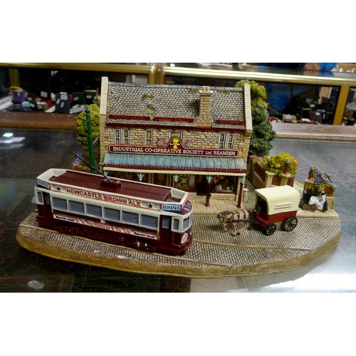 2023 - Collection of Lilliput Lane Buildings.