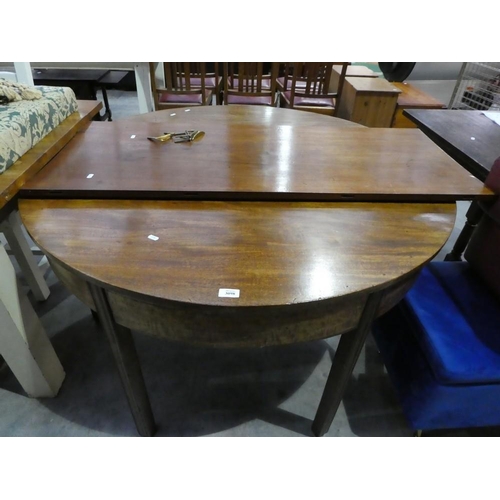 3098 - Antique Mahogany D-End Dining Table with One Leaf