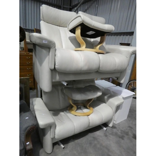 3172 - Pair of Stressless Cream Leather Recliners and Stools