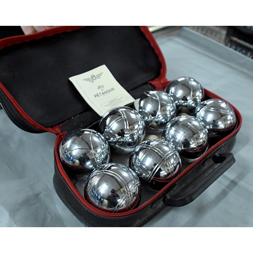 1072 - Boxed Set of Carpet Bowls & Petanque Game.