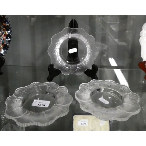 1374 - Set of three Lalique France Honfluer Geranium Pattern Plates, approx 15cm in diameter.