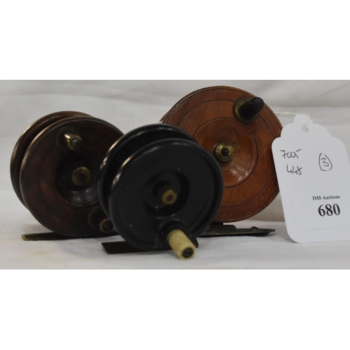 680 - 3 Vintage Fly Reels (2 wood, 1 Bakelite/Composite).