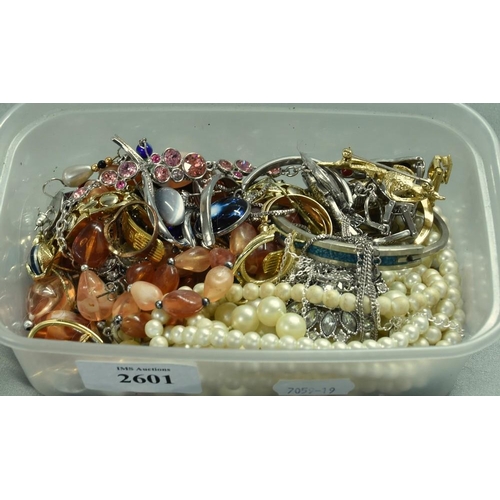 2601 - Box - Assorted Costume Jewellery.