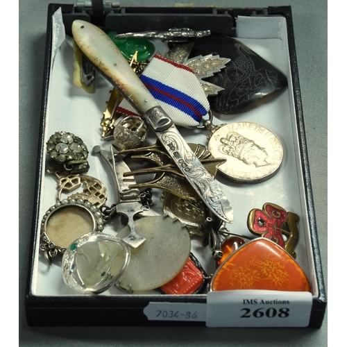 2608 - Various items including Ruskin Brooch, Silver Locket etc.