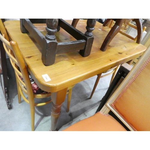 3080 - Pine Breakfast Table and 2 Chairs
Length: 92
Height: 75
Depth: 68
Dimensions in CM and are approxima... 