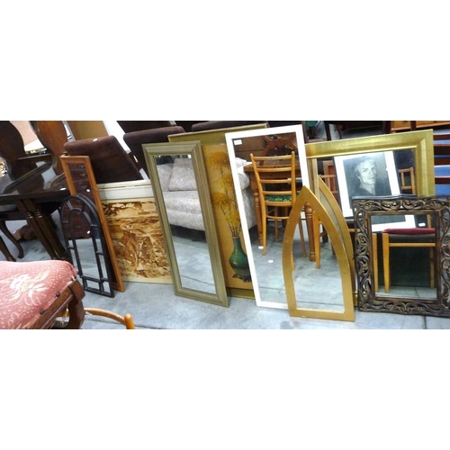 3123 - Assorted Mirrors and Prints