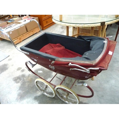 3137 - Vintage Child's Silver Cross Pram