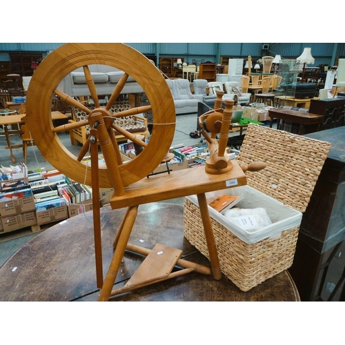 3293 - Pine Spinning Wheel