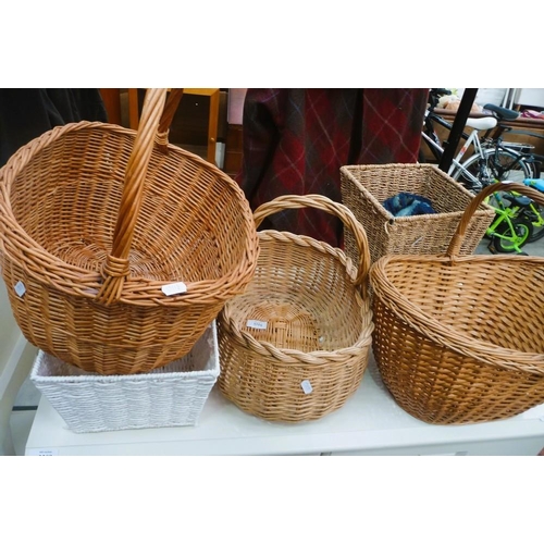 3310 - Assorted Wicker Baskets