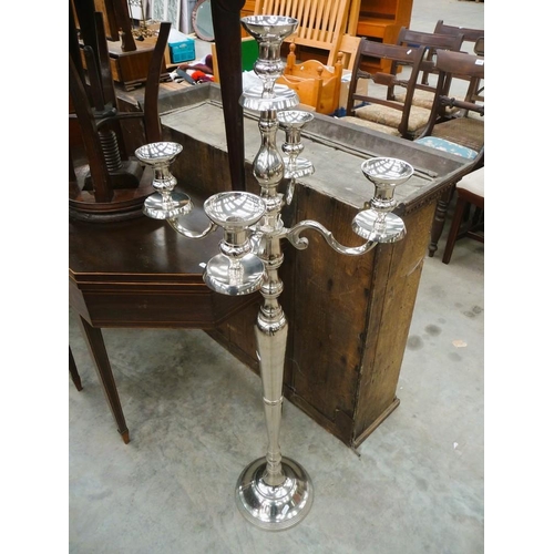 3360 - Metal Candleabra