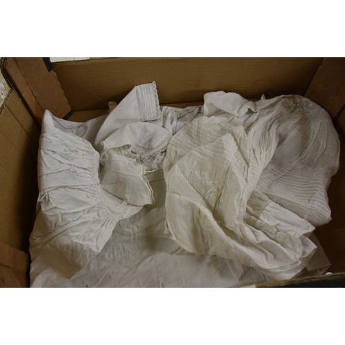 1356 - Box of Assorted Lace & Linen.