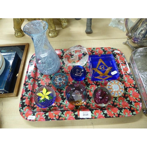 2115 - Tray Lot - Glass Paperweights & Caithness Glass Vase.