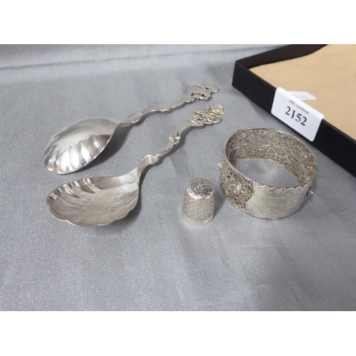 2152 - Norwegian Sterling Silver Preserve Spoons, CH marked EPNS Thimble & White Metal Filigree Napkin Ring... 