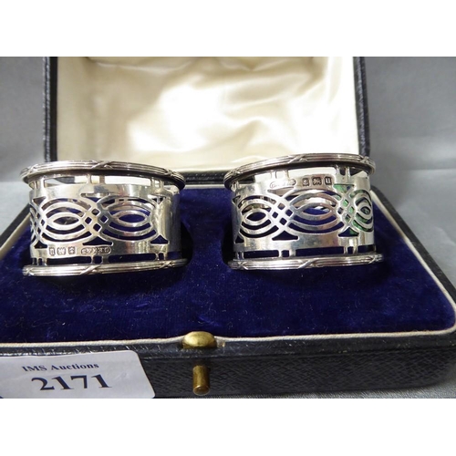 2171 - Cased Pair of Birmingham Silver Napkin Rings 1.4oz troy.