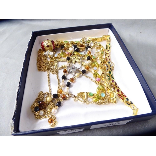 2383 - Monet & Joan Rivers signed Jewellery