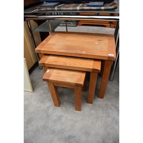 3057 - Oak Nest of 3 Tables