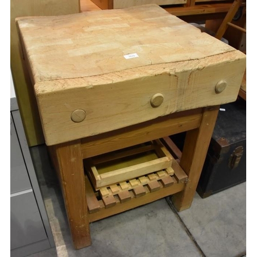 3121 - Vintage Butchers Block on Pitch Pine Base