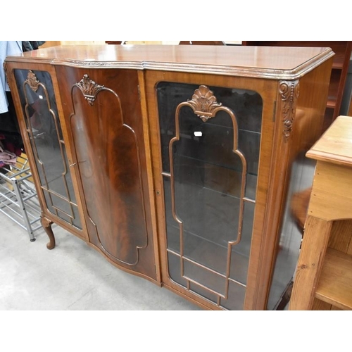 3318 - Mahogany Closed Front China Cabinet