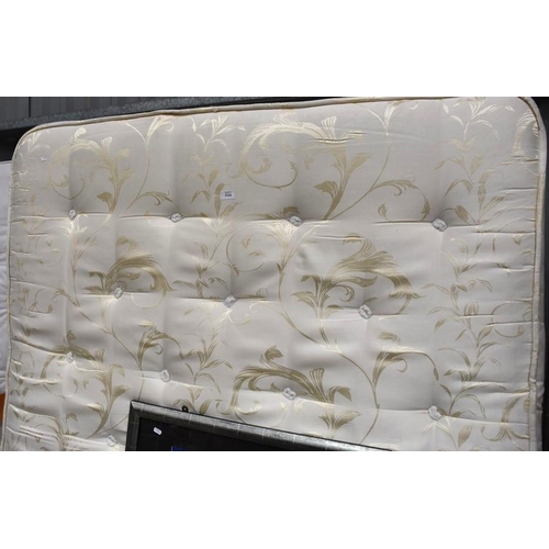 3326 - Kingsize Divan Bed and Mattress