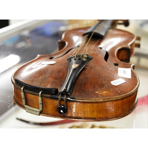 1085 - Vintage Violin, 37.5cm body length, no makers label.