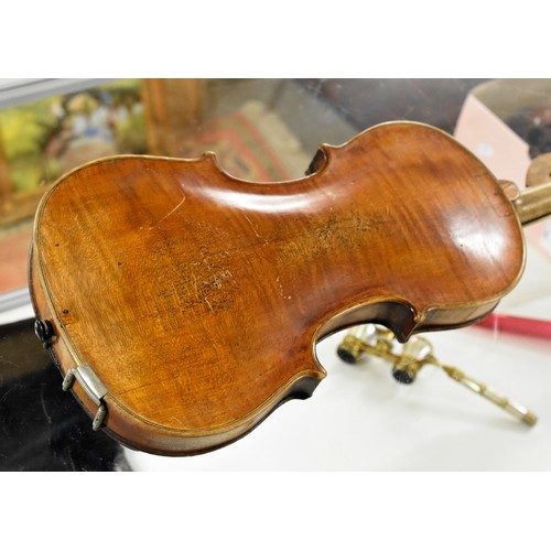 1085 - Vintage Violin, 37.5cm body length, no makers label.