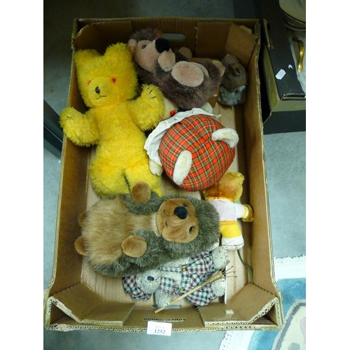 1252 - Box - Assorted Soft Toys.