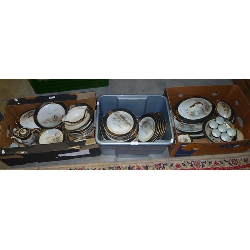 1253 - Vintage Japanese Porcelain Dinner & Tea Service.