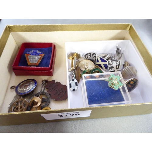 2199 - Box - Railway Badges, Royal Memorabilia, Boy Scouts Cufflinks etc.